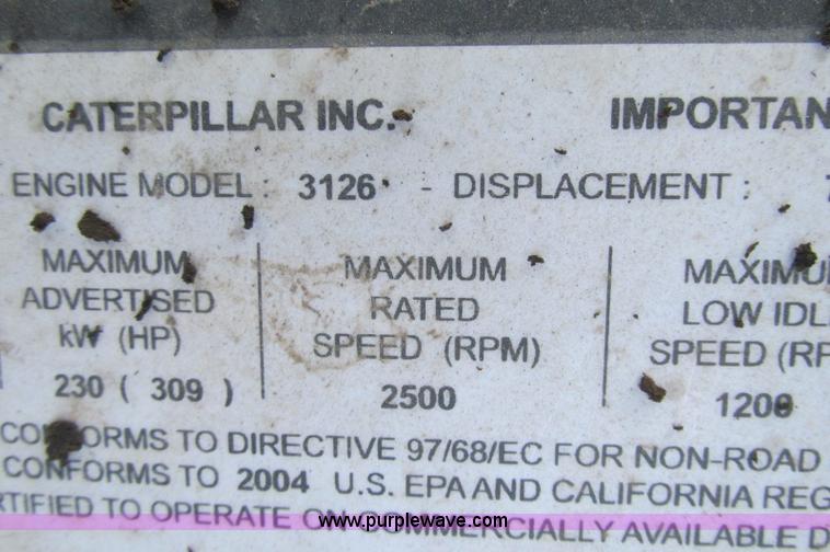 image for item E5188 2005 Ag-Chem RoGator 1064 self-propelled sprayer