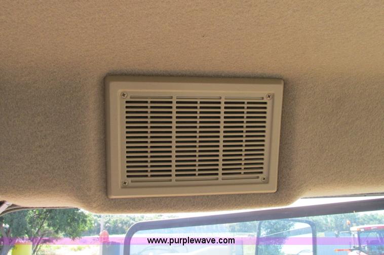 image for item E5188 2005 Ag-Chem RoGator 1064 self-propelled sprayer