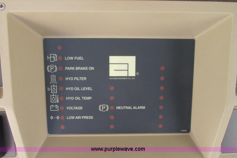 image for item E5188 2005 Ag-Chem RoGator 1064 self-propelled sprayer