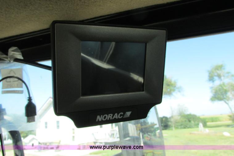 image for item E5188 2005 Ag-Chem RoGator 1064 self-propelled sprayer