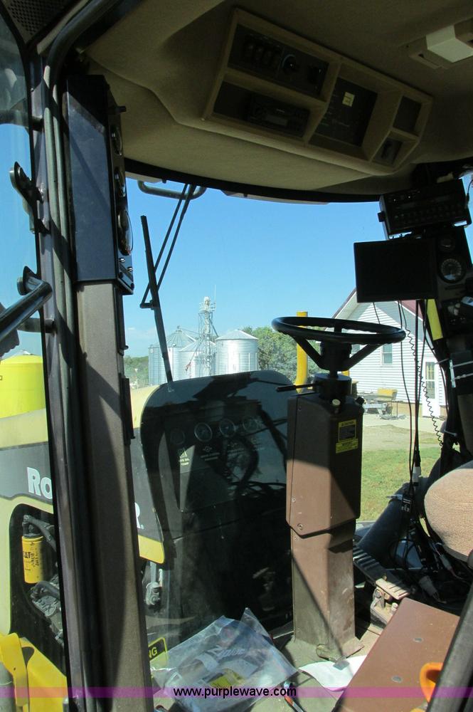 image for item E5188 2005 Ag-Chem RoGator 1064 self-propelled sprayer