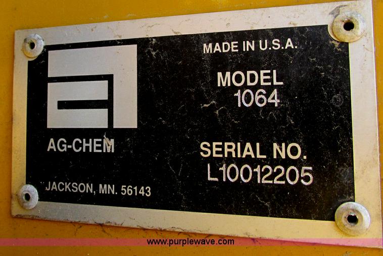 image for item E5188 2005 Ag-Chem RoGator 1064 self-propelled sprayer