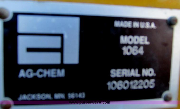 image for item E5188 2005 Ag-Chem RoGator 1064 self-propelled sprayer