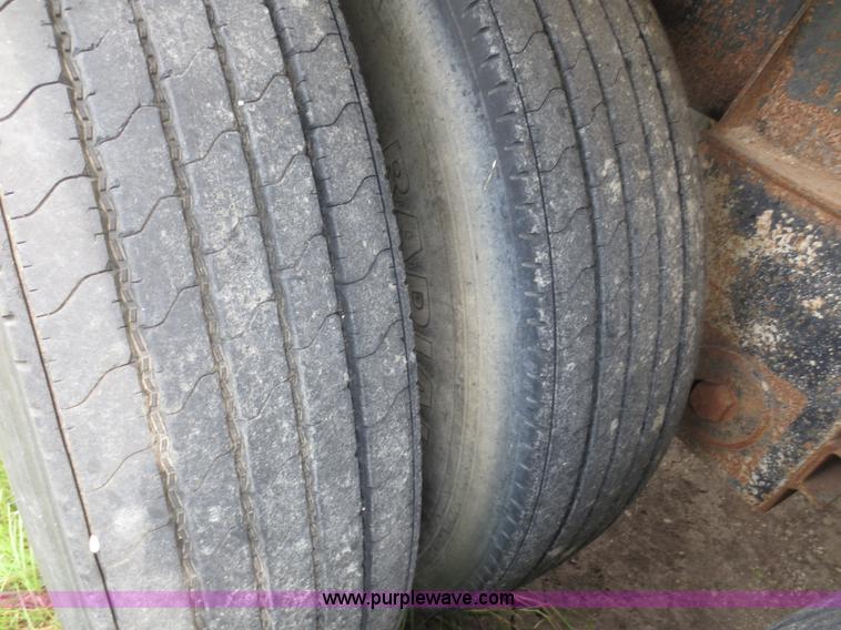 image for item F6657 1992 J&L 41' dual purpose liquid/dry bulk trailer