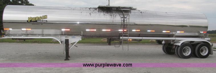 image for item F7110 1986 STE stainless steel tanker trailer