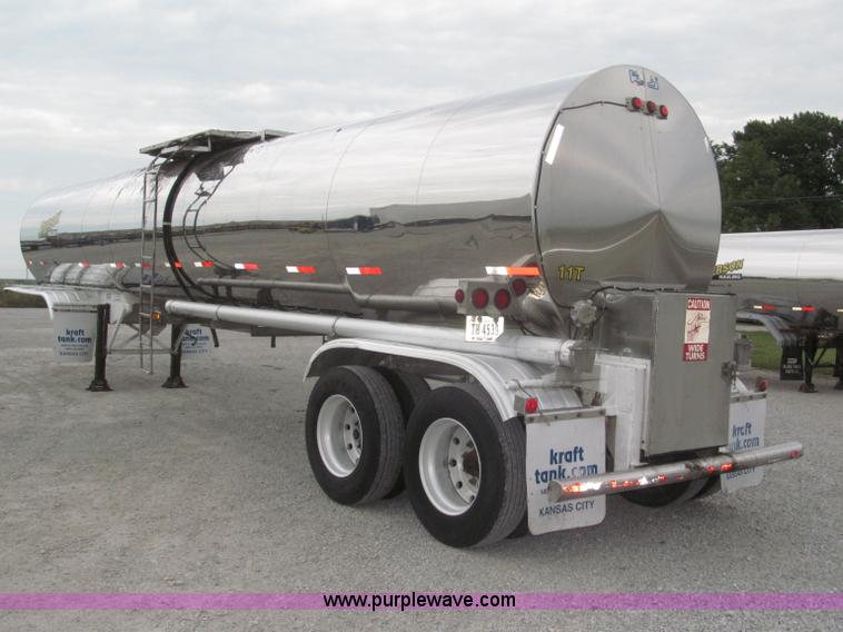 image for item F7110 1986 STE stainless steel tanker trailer