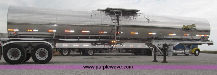 image for item F7110 1986 STE stainless steel tanker trailer