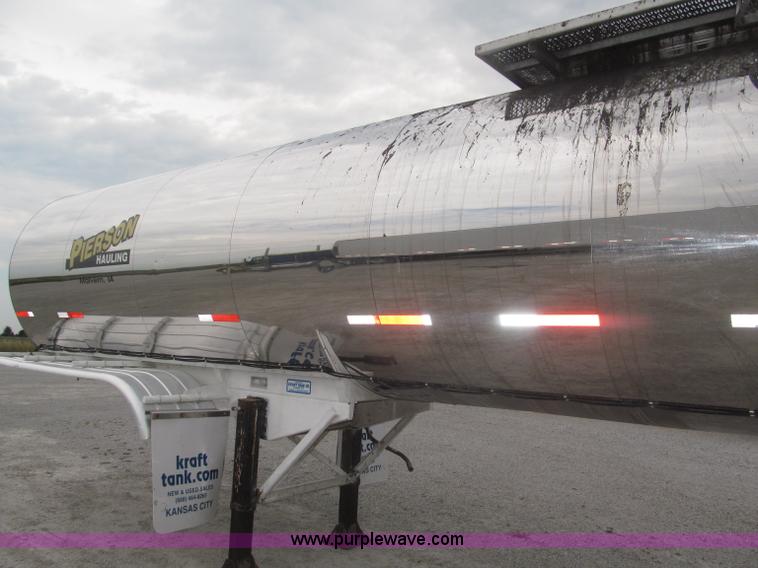 image for item F7110 1986 STE stainless steel tanker trailer