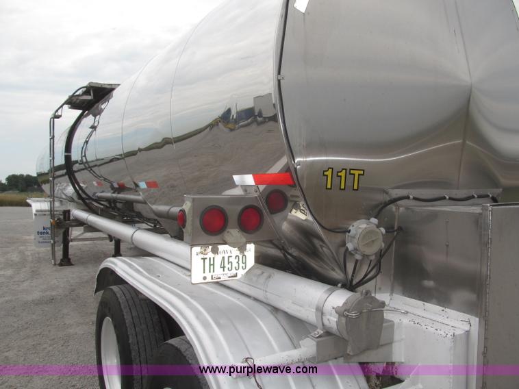 image for item F7110 1986 STE stainless steel tanker trailer