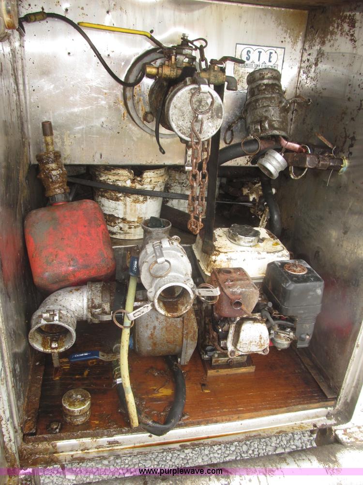 image for item F7110 1986 STE stainless steel tanker trailer