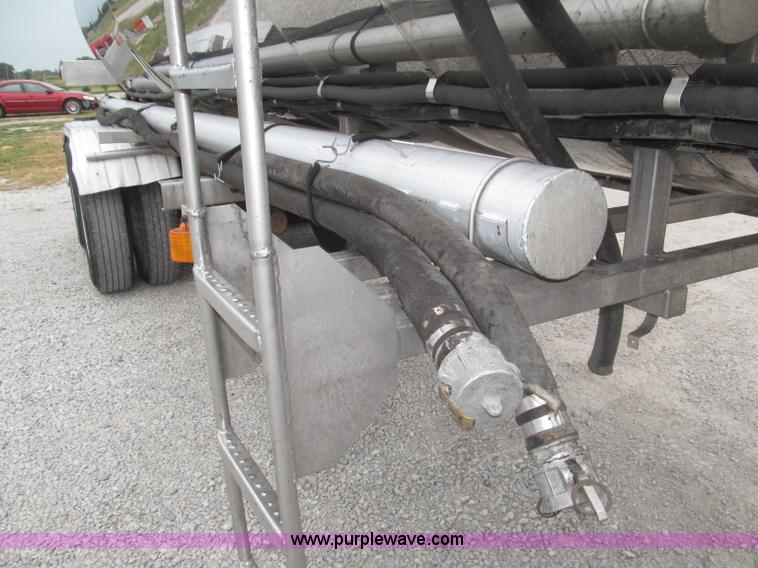 image for item F7110 1986 STE stainless steel tanker trailer