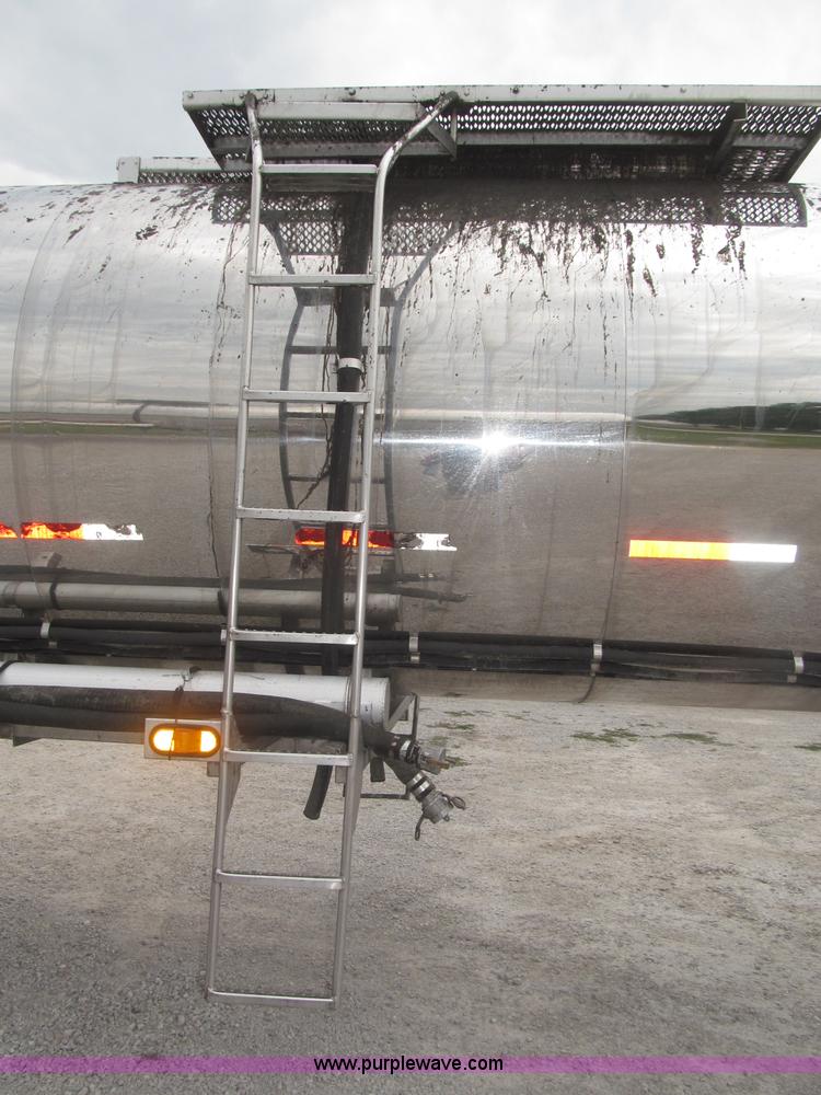 image for item F7110 1986 STE stainless steel tanker trailer