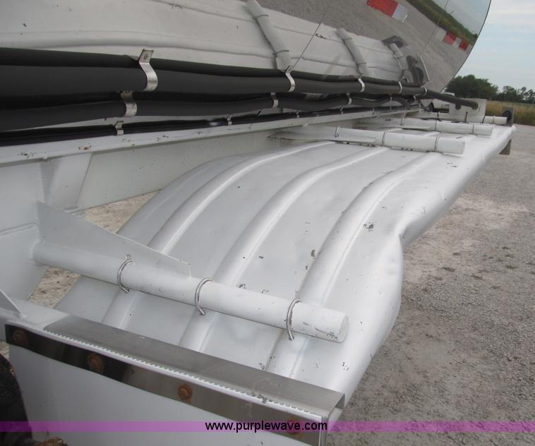 image for item F7110 1986 STE stainless steel tanker trailer