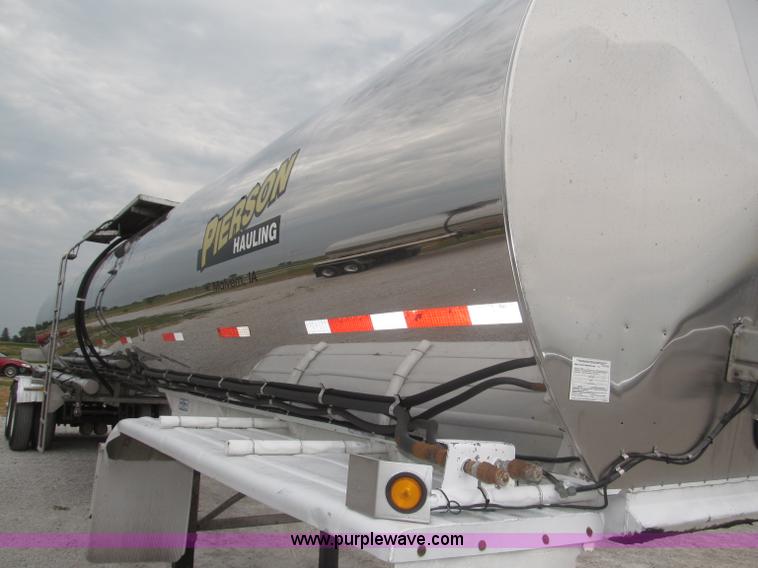 image for item F7110 1986 STE stainless steel tanker trailer