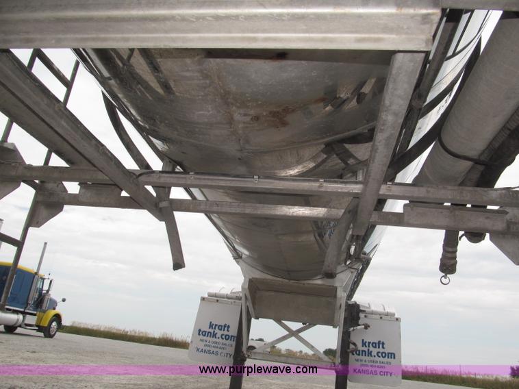 image for item F7110 1986 STE stainless steel tanker trailer