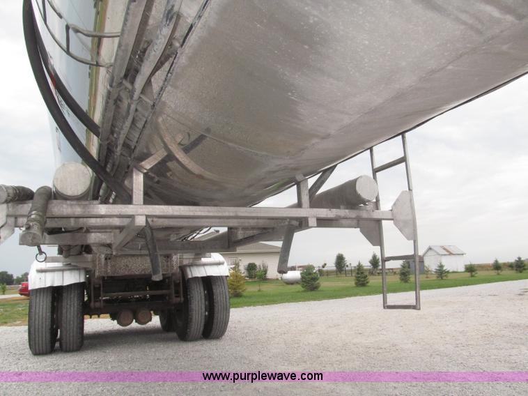 image for item F7110 1986 STE stainless steel tanker trailer