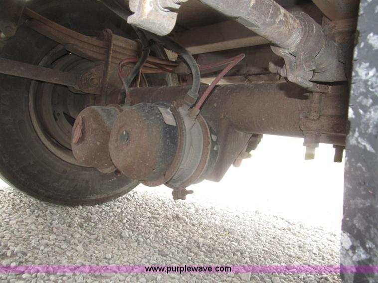 image for item F7110 1986 STE stainless steel tanker trailer