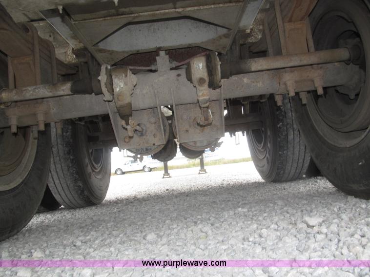 image for item F7110 1986 STE stainless steel tanker trailer