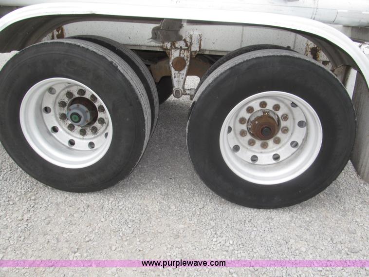 image for item F7110 1986 STE stainless steel tanker trailer