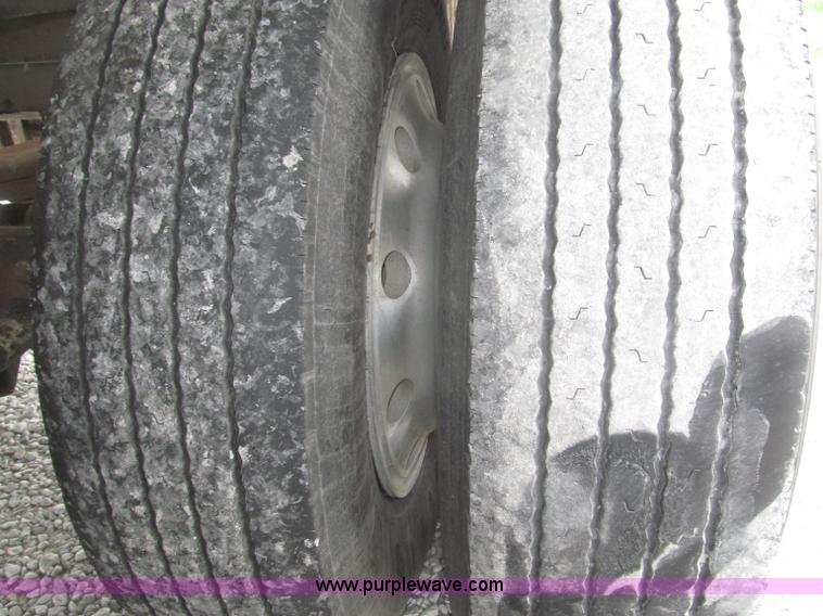 image for item F7110 1986 STE stainless steel tanker trailer