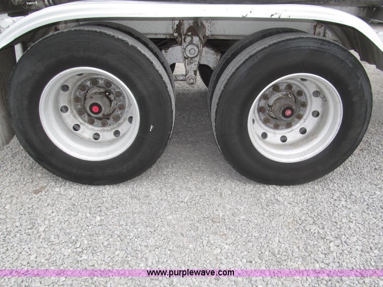 image for item F7110 1986 STE stainless steel tanker trailer