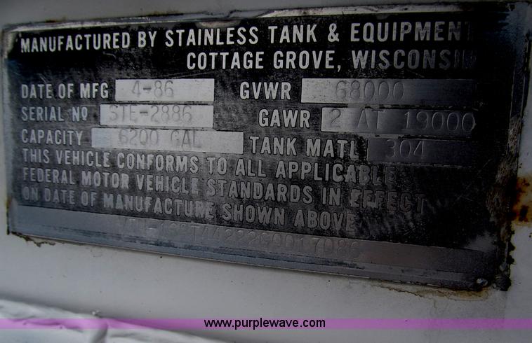 image for item F7110 1986 STE stainless steel tanker trailer