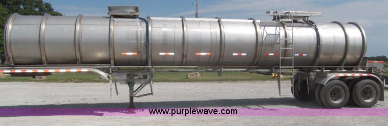 image for item F7113 1992 Walker stainless steel tanker trailer
