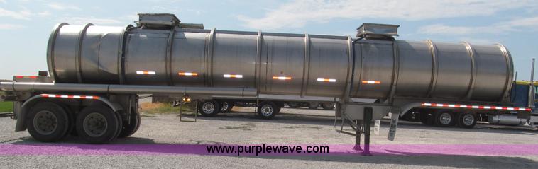 image for item F7113 1992 Walker stainless steel tanker trailer