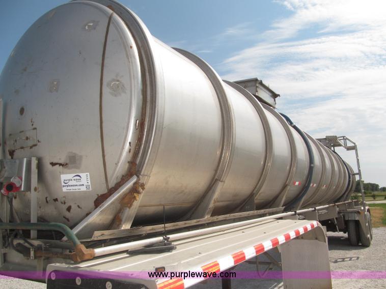 image for item F7113 1992 Walker stainless steel tanker trailer