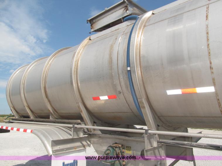 image for item F7113 1992 Walker stainless steel tanker trailer
