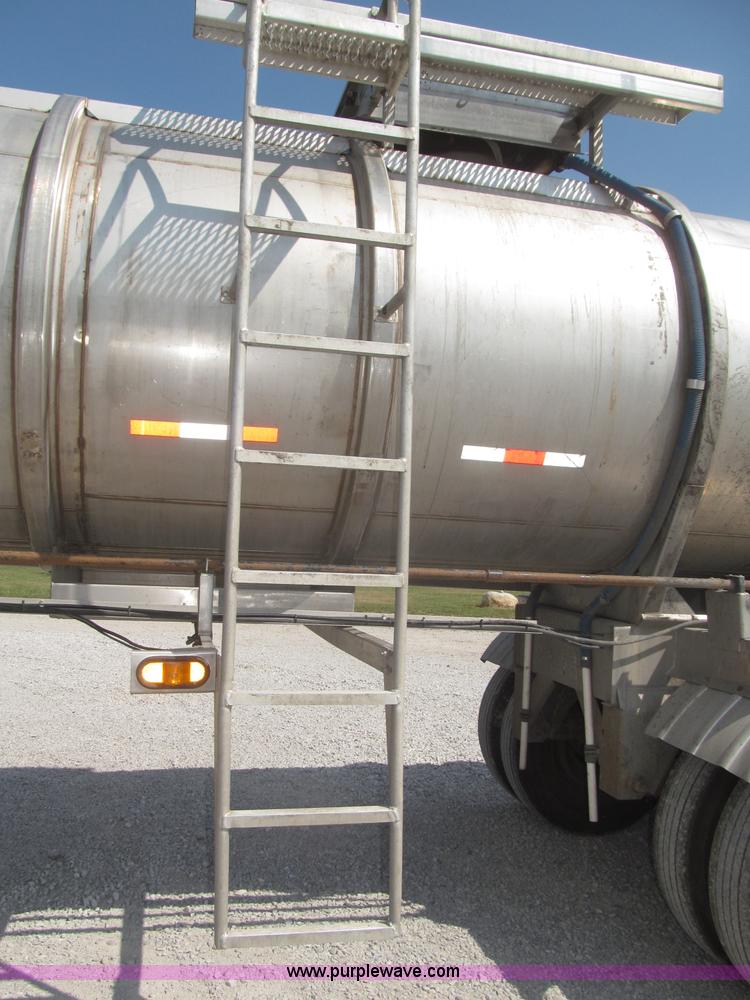 image for item F7113 1992 Walker stainless steel tanker trailer