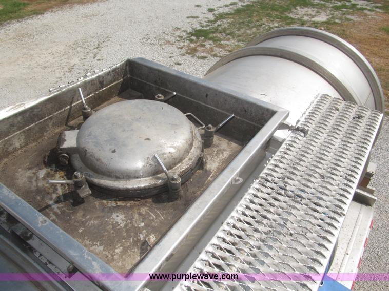 image for item F7113 1992 Walker stainless steel tanker trailer