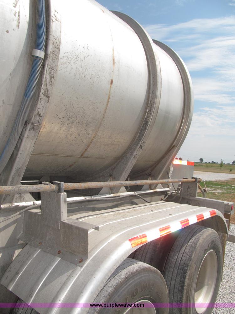 image for item F7113 1992 Walker stainless steel tanker trailer
