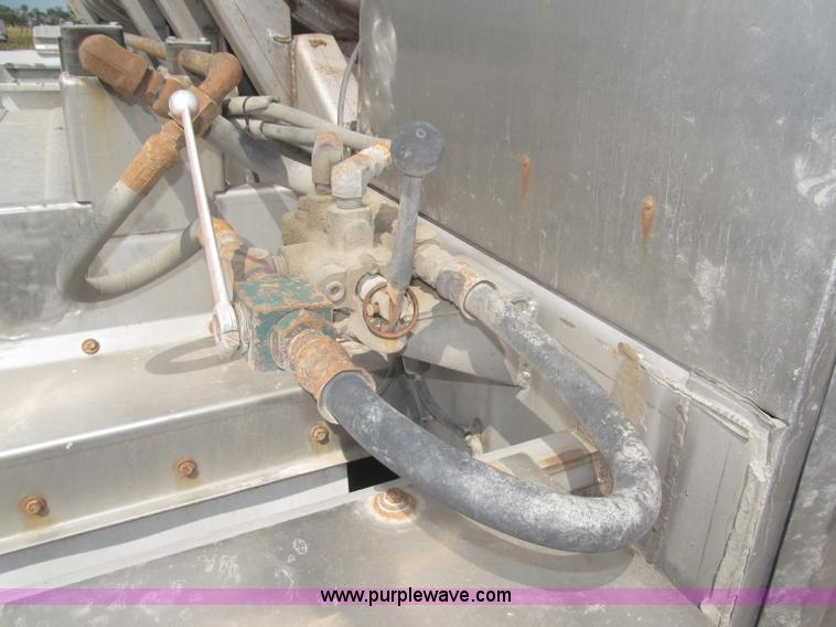 image for item F7113 1992 Walker stainless steel tanker trailer