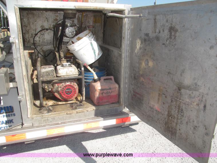 image for item F7113 1992 Walker stainless steel tanker trailer