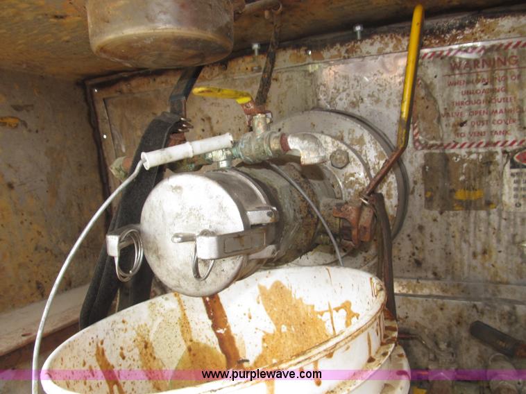 image for item F7113 1992 Walker stainless steel tanker trailer