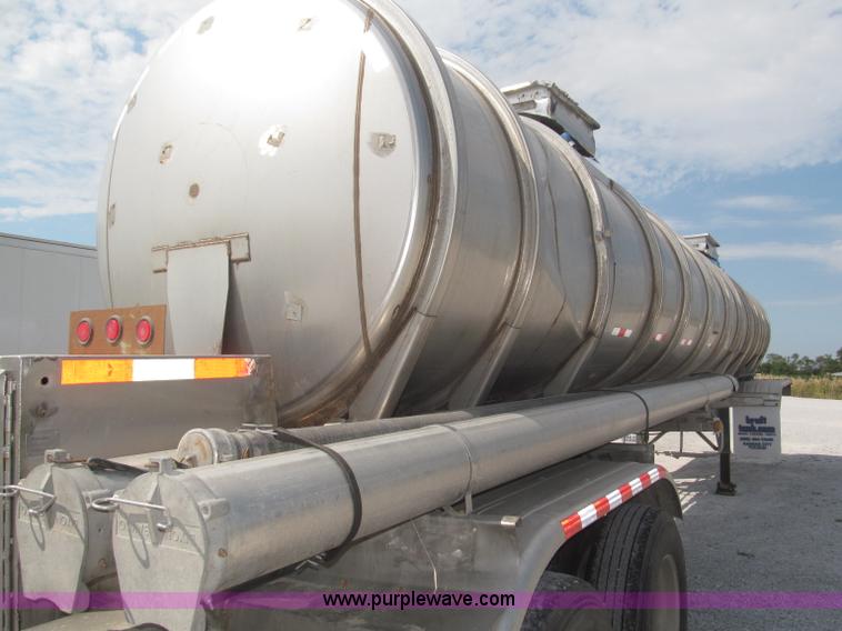 image for item F7113 1992 Walker stainless steel tanker trailer
