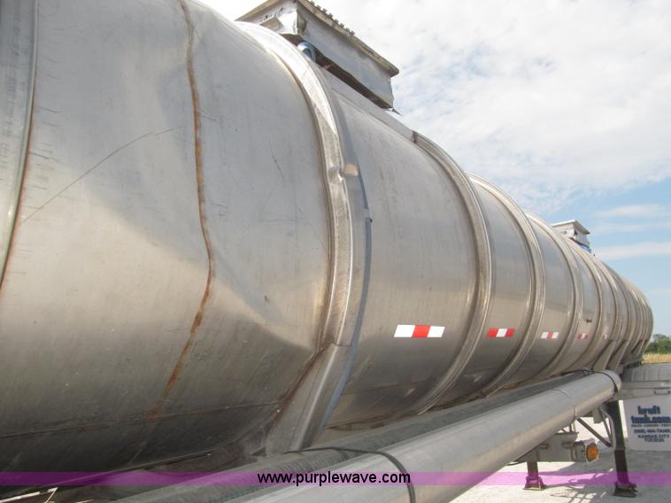 image for item F7113 1992 Walker stainless steel tanker trailer