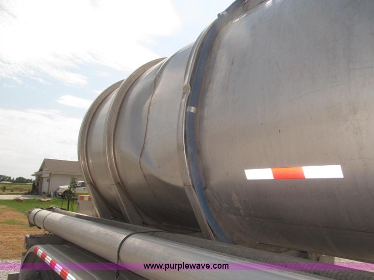 image for item F7113 1992 Walker stainless steel tanker trailer