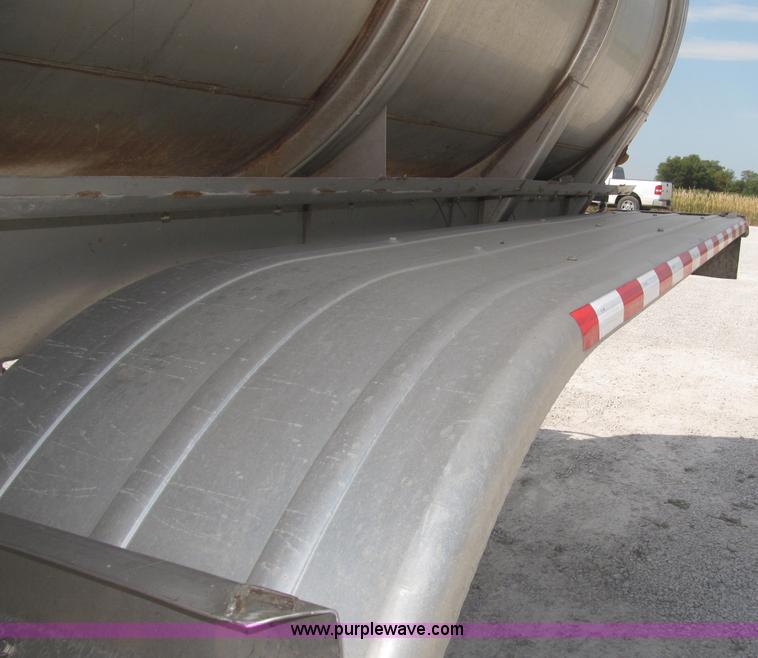 image for item F7113 1992 Walker stainless steel tanker trailer