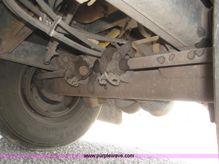 image for item F7113 1992 Walker stainless steel tanker trailer