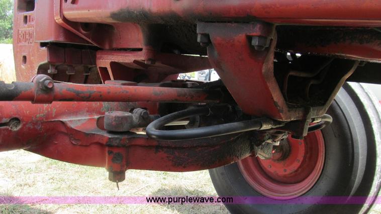 image for item G2088 1976 International 986 tractor