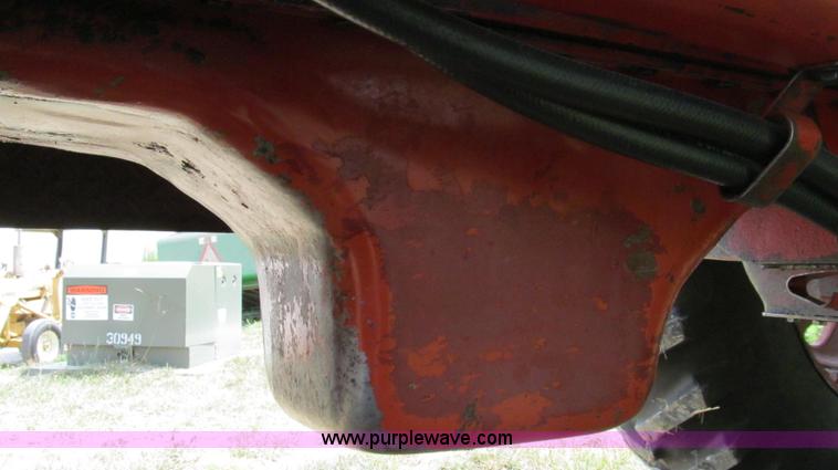 image for item G2088 1976 International 986 tractor