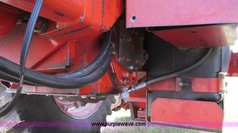 image for item G2088 1976 International 986 tractor