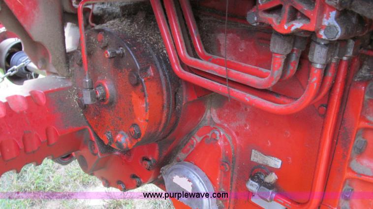 image for item G2088 1976 International 986 tractor