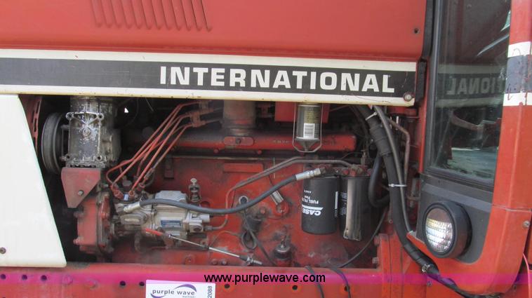 image for item G2088 1976 International 986 tractor