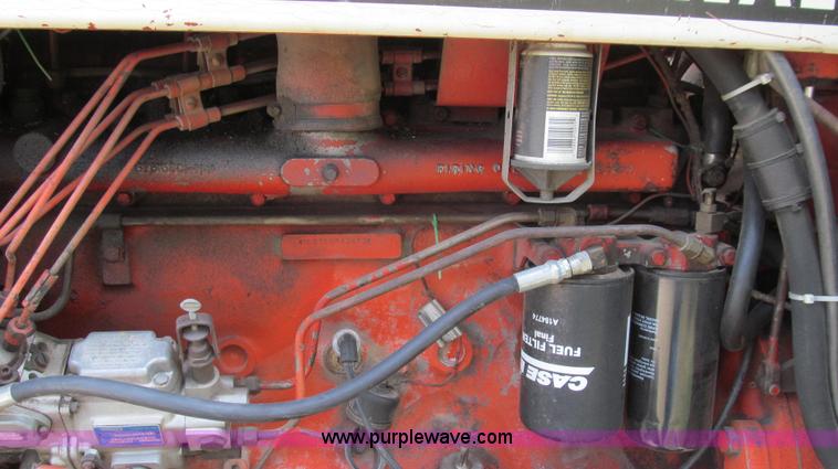 image for item G2088 1976 International 986 tractor