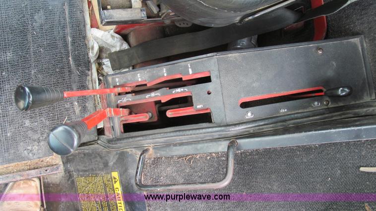 image for item G2088 1976 International 986 tractor