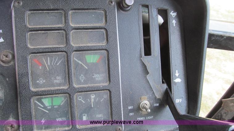 image for item G2088 1976 International 986 tractor