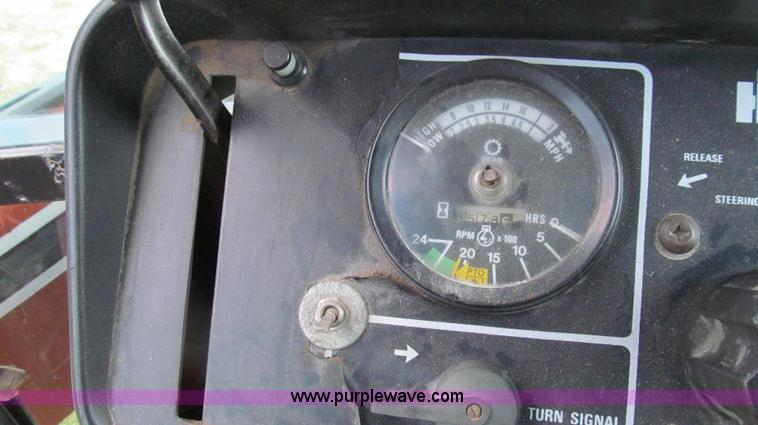 image for item G2088 1976 International 986 tractor